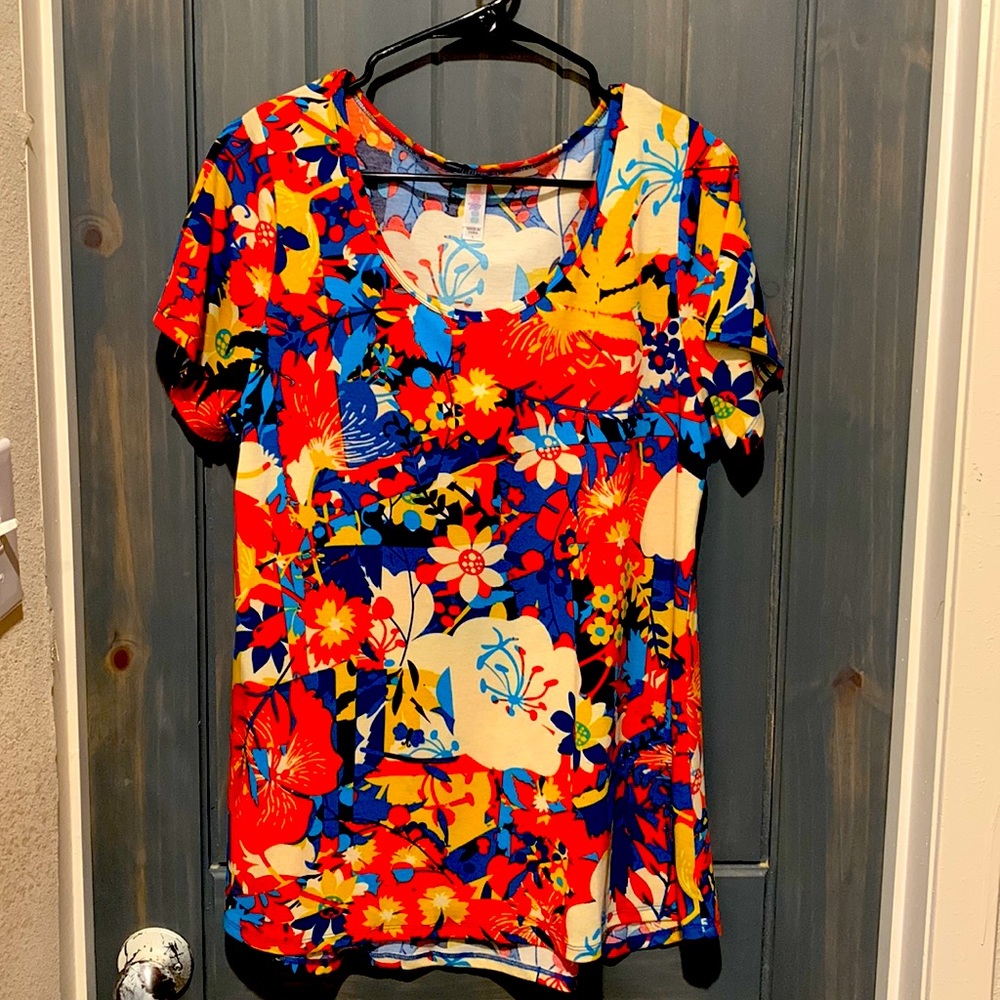 LuLaRoe shirt